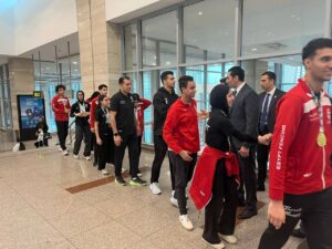 بعد تحقيق نتائج رائعة في بطولة أفريقيا للسلاح...وزير الشباب والرياضة يستقبل منتخب مصر للسلاح