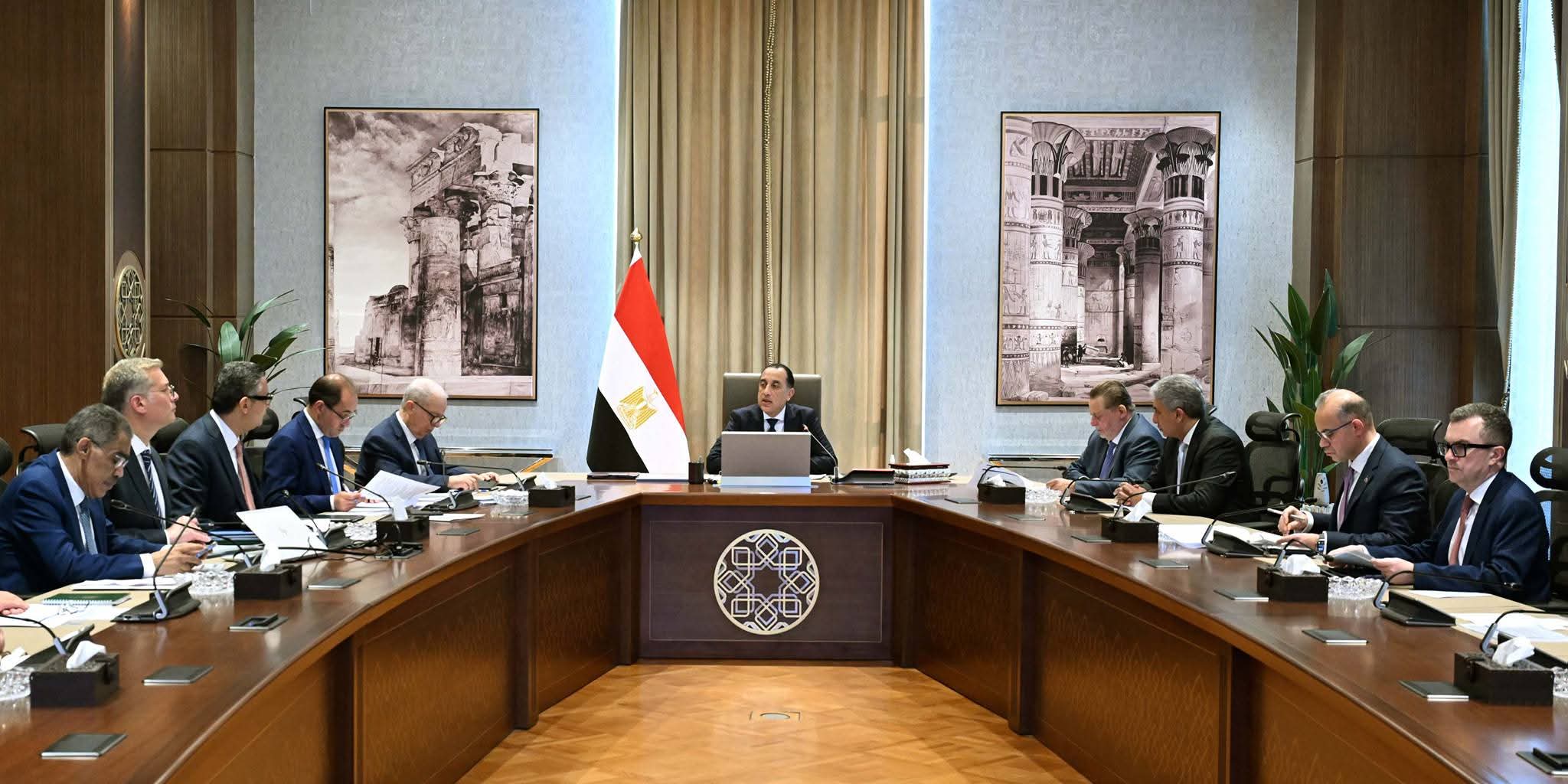 رئيس الوزراء يترأس اجتماع لجنة إدارة الأزمات لمتابعة التصعيد بالمنطقة.. وإجراءات حكومية لترشيد الإنفاق ودعم الاستقرار الاقتصاد