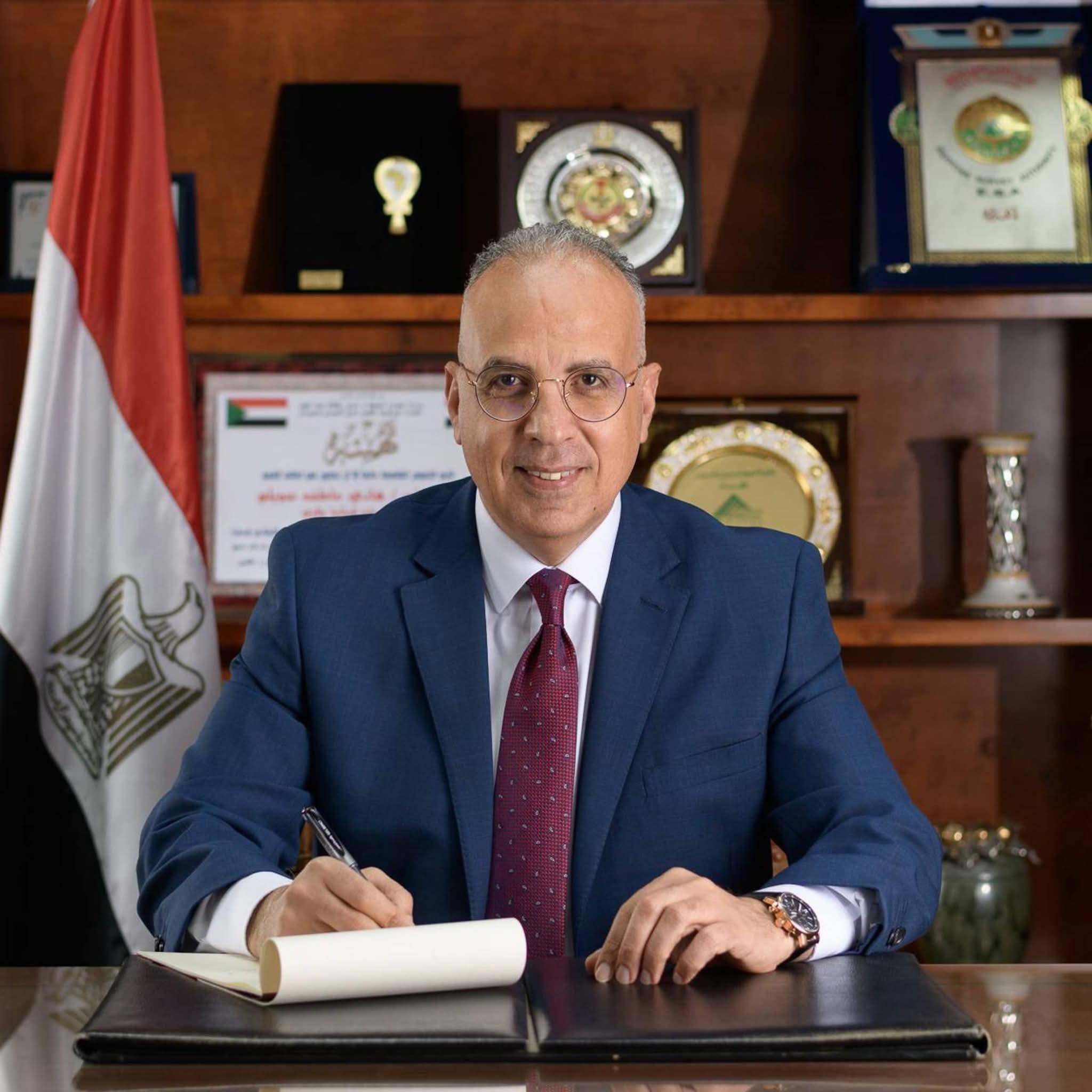 وزير الموارد المائية يتابع الأمطار والسيول ويؤكد استمرار حماية المنشآت في شمال وجنوب سيناء