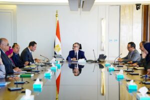 وزير التخطيط يبحث مع رئيس مركز المعلومات ودعم اتخاذ القرار تعزيز التعاون في متابعة أداء برنامج الحكومة وخططها