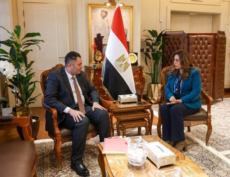 وزيرة التنمية المحلية والبيئة تتابع مع محافظ دمياط تنفيذ مشروعات الخطة الاستثمارية والملفات التنموية وتحسين الخدمات للمواطنين