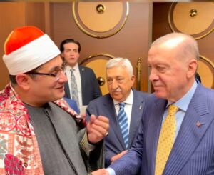 القارئ العالمي محمود الشحات أنور يلتقي الرئيس التركي ويشيد بكرم ضيافته