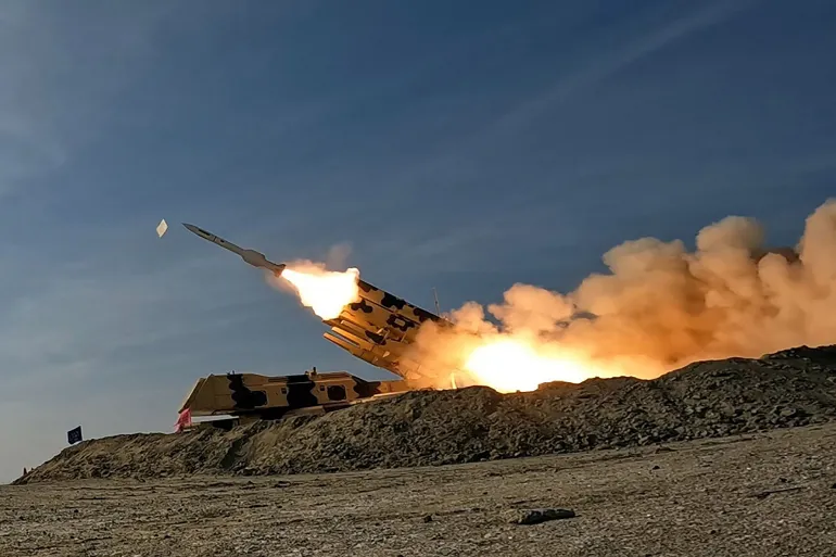 وزارة الدفاع التركية: الدفاعات الجوية لحلف شمال الأطلسي تدمر صـ.ـاروخا باليستيا إيرانيا متجهاً نحو المجال الجوي التركي