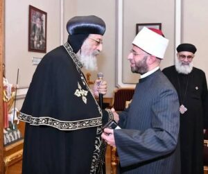 وزير الأوقاف يهنئ البابا تواضروس الثاني بعيد القيامة ويؤكد ترسيخ قيم المحبة والتآخي