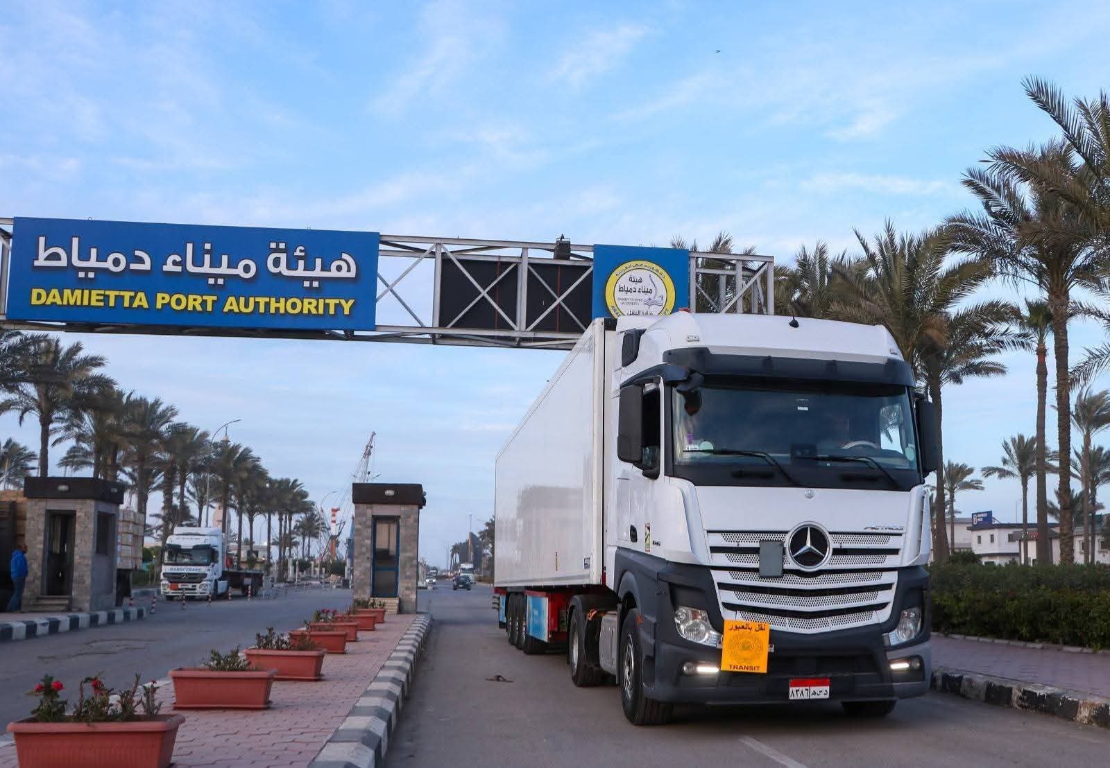 تدفق منتظم لشحنات الترانزيت عبر “الرورو” بميناء دمياط يعزز الربط التجاري بين أوروبا ودول الخليج