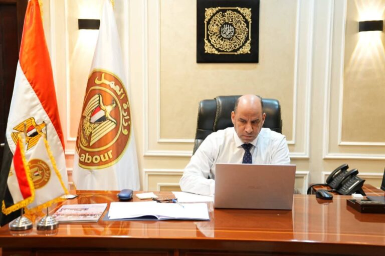 وزير العمل يعلن 6732 فرصة عمل في 9 محافظات ضمن نشرة التوظيف الأسبوعية