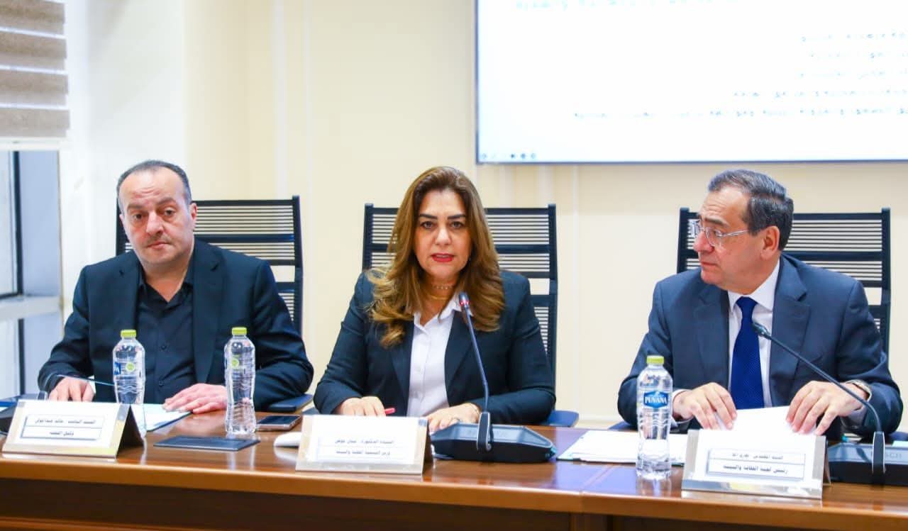 وزيرة التنمية المحلية والبيئة: برنامج الصناعات الخضراء نقلة نحو اقتصاد أخضر مستدام