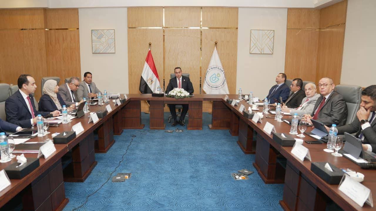 توسيع خدمات الرعاية الصحية وتعزيز الكوادر