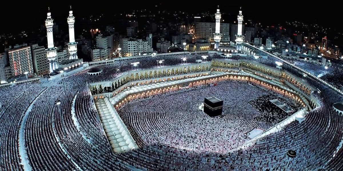 وزير السياحة والآثار يوجه بتكثيف الاستعدادات لموسم الحج السياحي ويحذر من الكيانات الوهمية