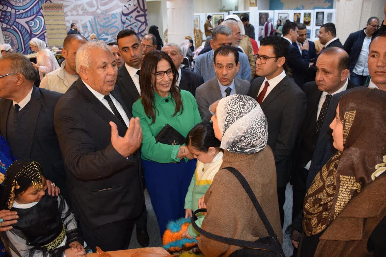 وزيرة الثقافة ومحافظ مطروح يتفقدان المشروعات الثقافية ويؤكدان دعم التراث والتنمية بالمحافظة