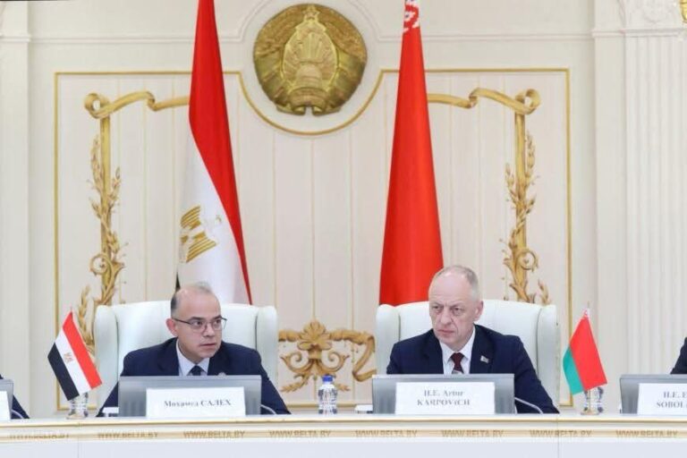 وزيرا الاستثمار بمصر وبيلاروسيا يبحثان تعزيز تواصل مجتمع الأعمال وتوطين الصناعات الثقيلة