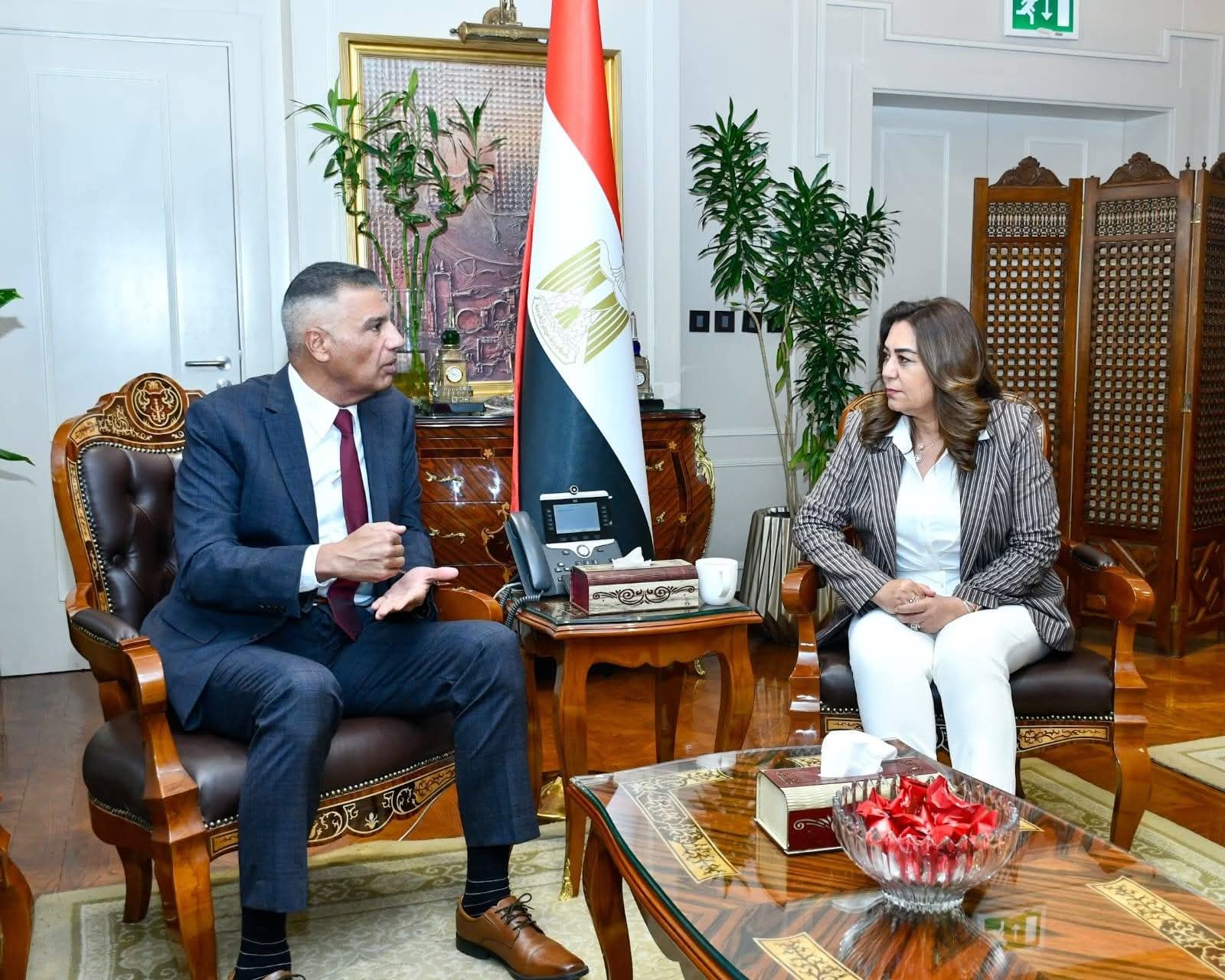 وزيرة التنمية المحلية والبيئة تترأس لجنة “جرين شرم”: تنفيذ ٥٠ مشروعاً عاماً وخاصاً بـ ١٩.٨ مليون دولار لتحويل المدينة لوجهة خضراء عالمية