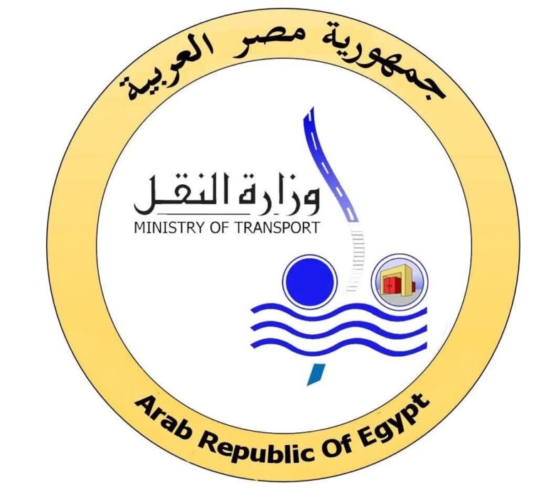 وزارة النقل تشجب اقتحام عربة ربع نقل لمزلقان “ميت حلفا” وتُحمل السائق قيمة التلفيات وتعريض الأرواح للخطر