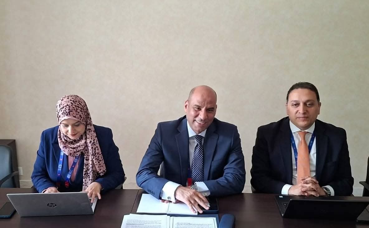 وزير العمل يبحث مع نظيريه الجزائري والسوداني بجنيف تفعيل مذكرات التفاهم وتبادل الخبرات في التدريب والتشغيل