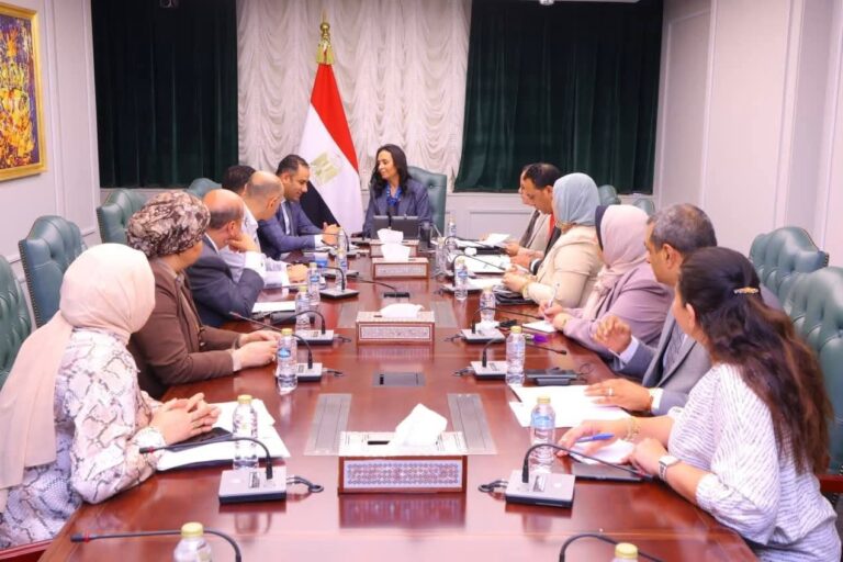 وزيرة التضامن تلتقي أعضاء مجلسي النواب والشيوخ وتستعرض منظومة التمكين الاقتصادي المستوحاة من تجربة “بنك جرامين”