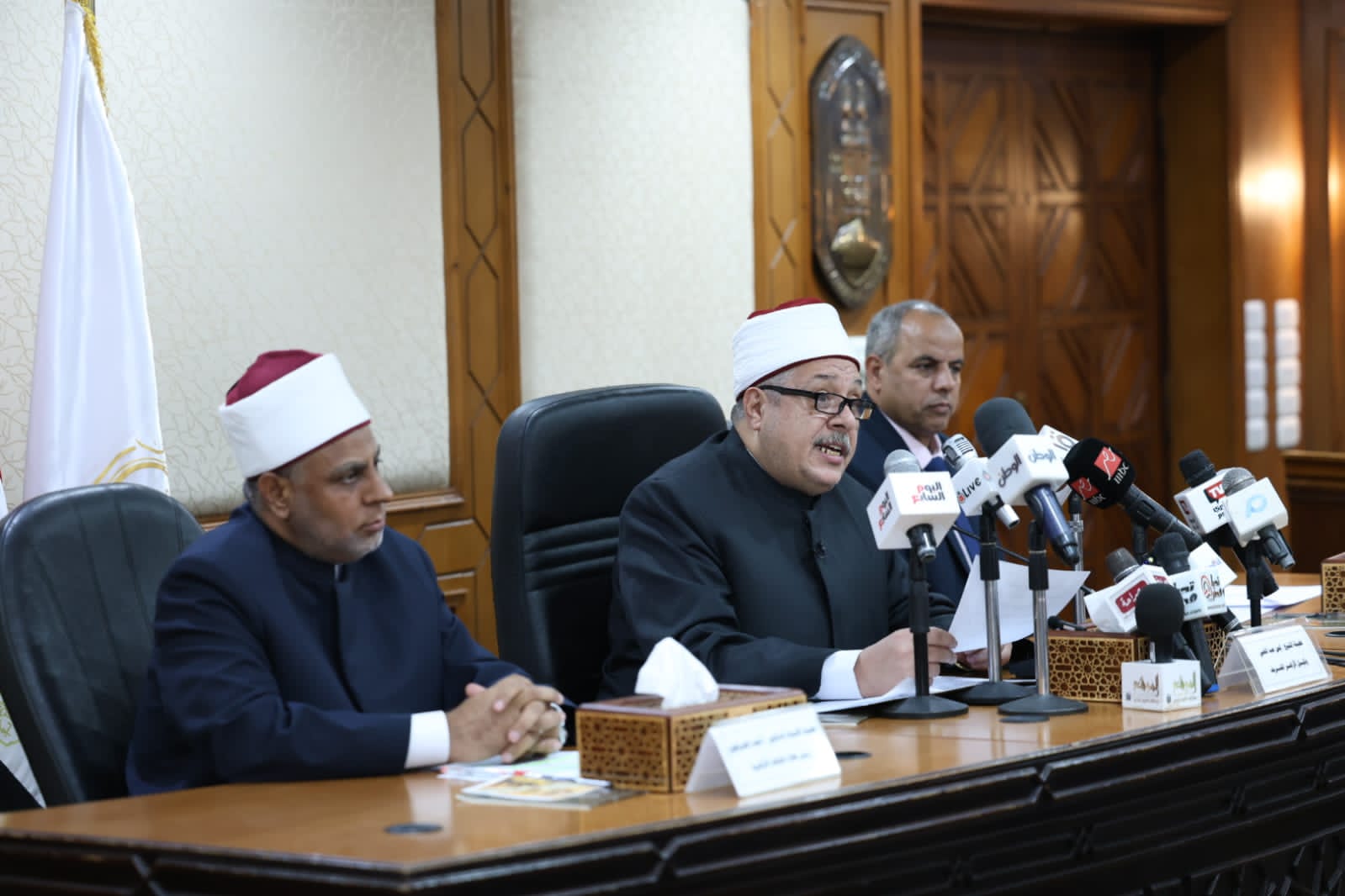 الشيخ أيمن عبد الغني يعتمد نتيجة الشهادة الثانوية الأزهرية بنسبة نجاح عامة 54.18%