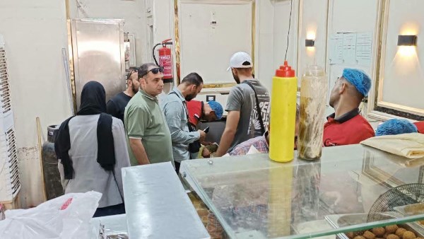 حملات رقابية بالمنيا.. 18 قرار غلق و55 طلبًا لترخيص المحال