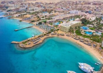 مطار الغردقة يستقبل 122 رحلة دولية اليوم.. تدفق سياحي من أوروبا