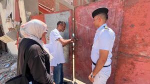 غلق وتشميع مخزن خردة داخل كتلة سكنية بمنطقة المستلزمات السياحية بالغردقة