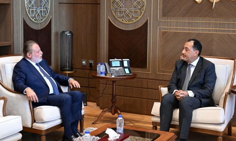 تنسيق نقدى وحكومي متكامل.. رئيس الوزراء يبحث مع محافظ البنك المركزي مؤشرات الاقتصاد وتأمين السلع