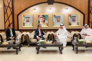 لتعزيز الشراكات التنموية.. وزير التخطيط يبحث مع وزير التجارة الخارجية الإماراتي توسيع الاستثمارات المشتركة بقمة (AIM)