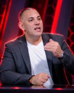 منع أحمد بلال من الظهور إعلاميًا 3 أسابيع وتغريم قناة الأهلي 50 ألف جنيه