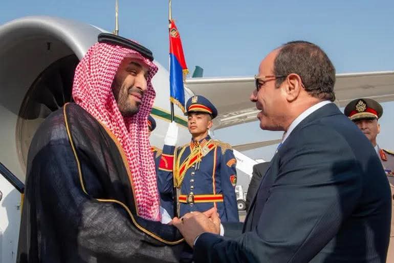 الرئيس السيسي وولي العهد السعودي يبحثان تطورات المنطقة ويؤكدان دعم أمن المملكة ودول الخليج   