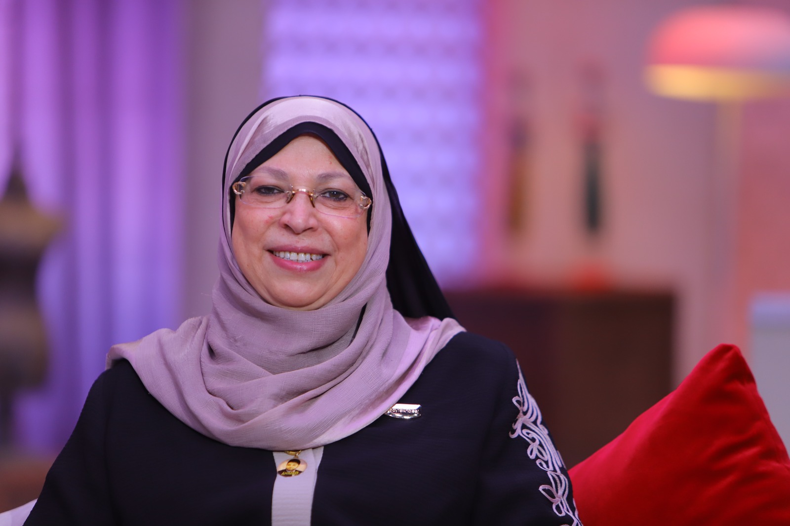 نيفين مختار.. خطاب دعوي يلاحق مشكلات البيوت وقضايا المجتمع