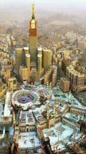 زعيم جماعة الحوثي باليمن يستنكر الهجوم العسكري على الأماكن المقدسة