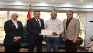 تكريم مواطنين لشجاعتهما في التعامل مع حريق بحي السلام في كفر صقر بمحافظة الشرقية